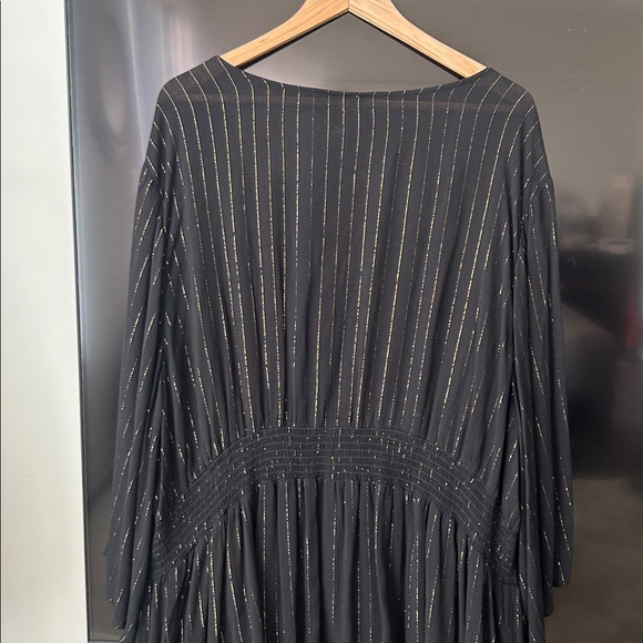 Torrid Black Gauze Button Front Smocked Babydoll Blouse Size 5X - Picture 10 of 16